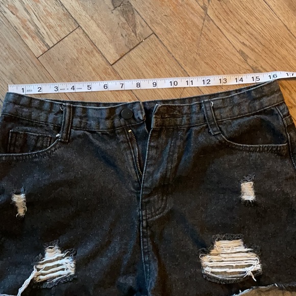 Black cut off denim jeans - Picture 10 of 10